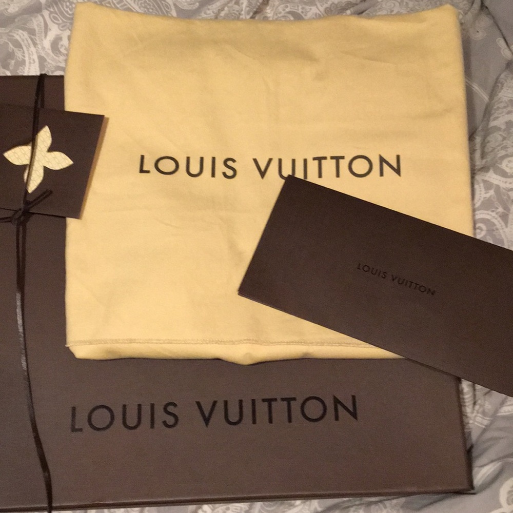 LV Neverfull pouch - Picture 8 of 8